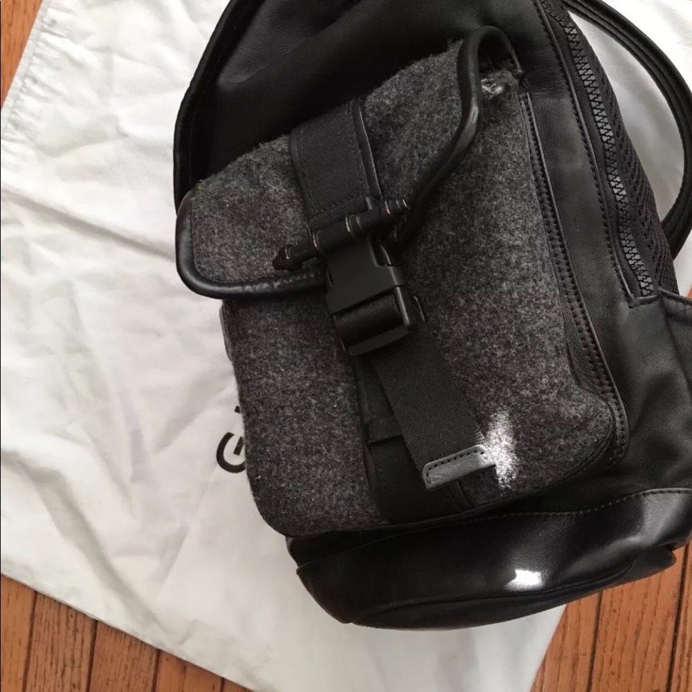 Givenchy grey leather & wool obsedia backpack RARE - Picture 3 of 4